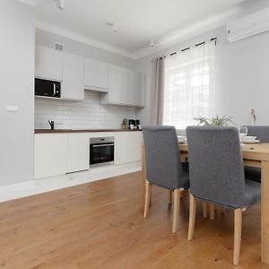 City Center Aparthotel Chmielna By Noclegi Renters